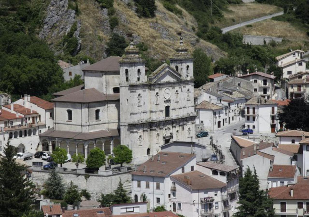 La Grande Casa Di Montagna Villa Castel Di Sangro Exterior photo